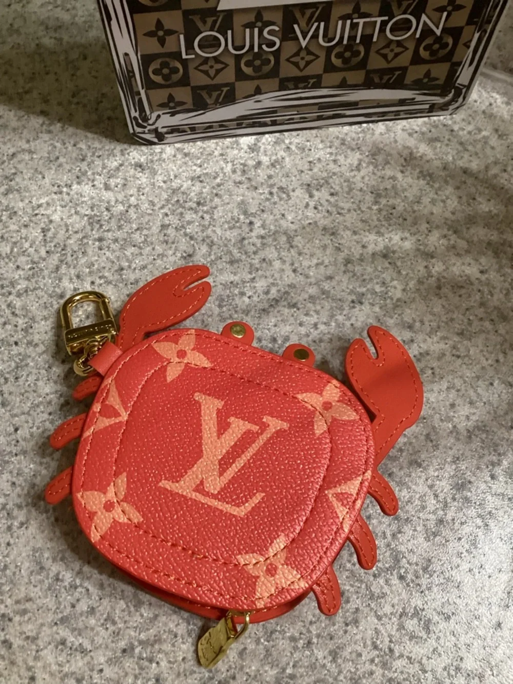LV Coral Monogram Crab Key & Card Holder - Picture 4 of 5